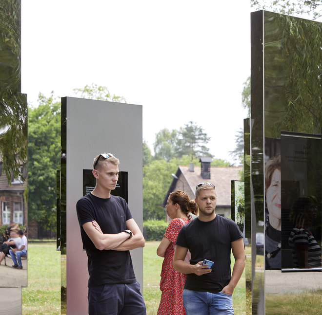 Through the Lens of Faith: Daniel Libeskind entwirft schimmernd-schlichte Installation in Auschwitz-Birkenau