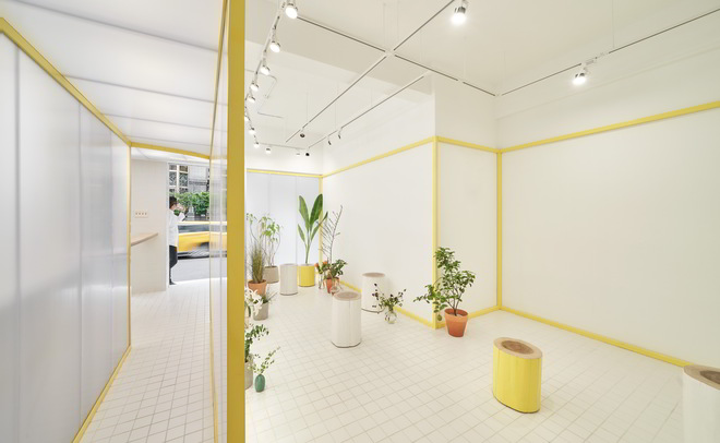 Cafe von Phoebe Says Wow Architects und seine privateren Raeume für Seminare usw