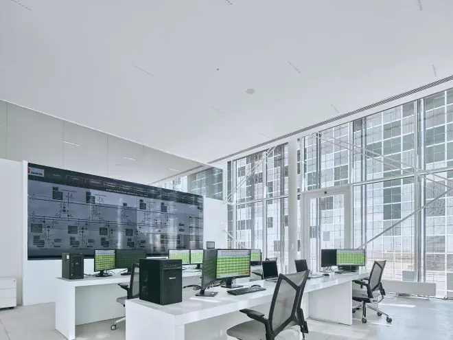 SCADA-Raum in der Kontrollzentrale von Bilgin Architects